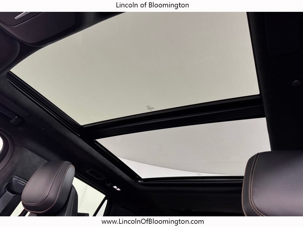 Used 2025 Lincoln Navigator Black Label AWD/4WD image 24