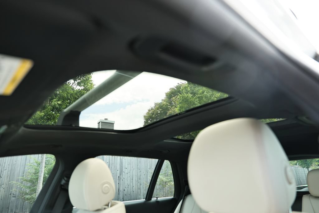Used 2017 Mercedes-Benz E 400 4MATIC Wagon image 19