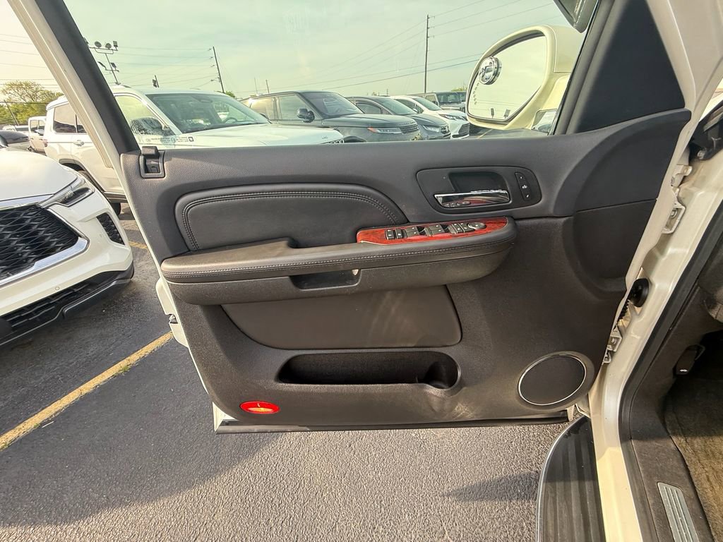 Used 2008 Cadillac Escalade AWD image 11