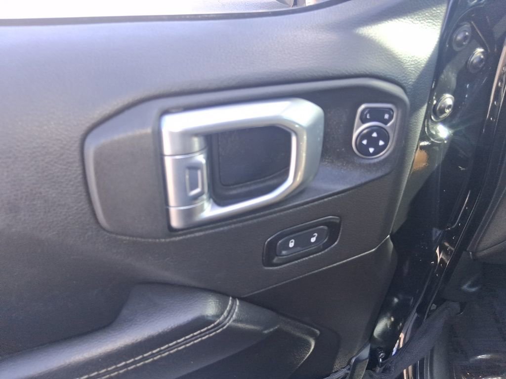 Used 2021 Jeep Wrangler Unlimited Sahara image 12