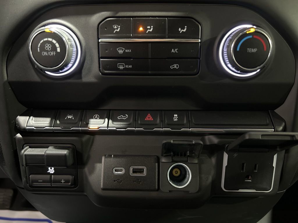 Used 2023 Chevrolet Silverado 1500 Custom image 26