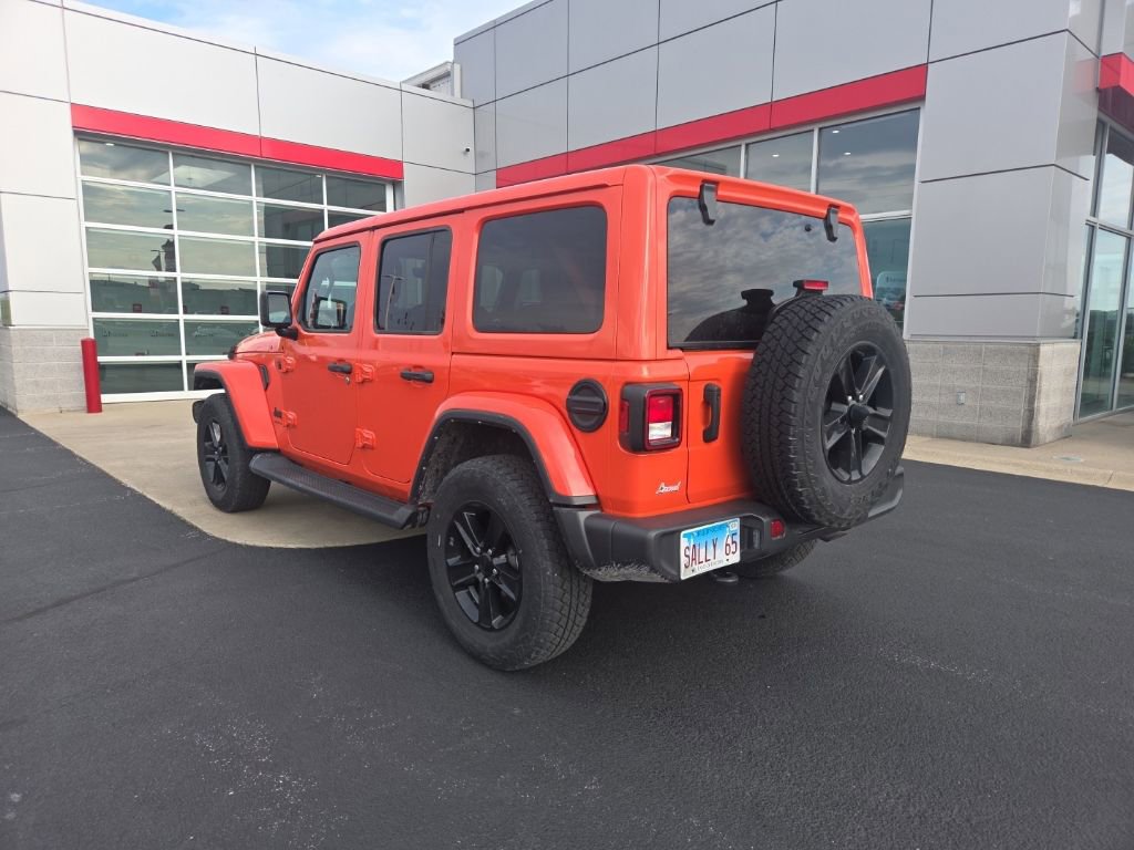 Used 2023 Jeep Wrangler Unlimited Sahara AWD/4WD image 4