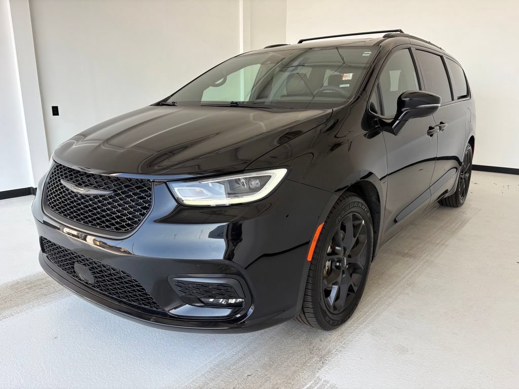 Used 2025 Chrysler Pacifica Limited FWD image 19