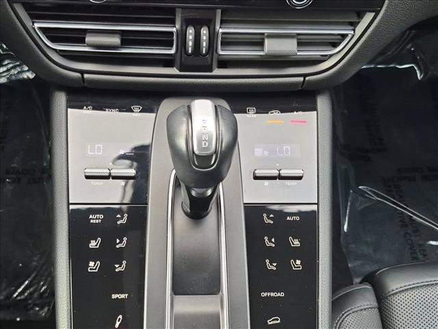 Used 2023 Porsche Macan S AWD/4WD image 19