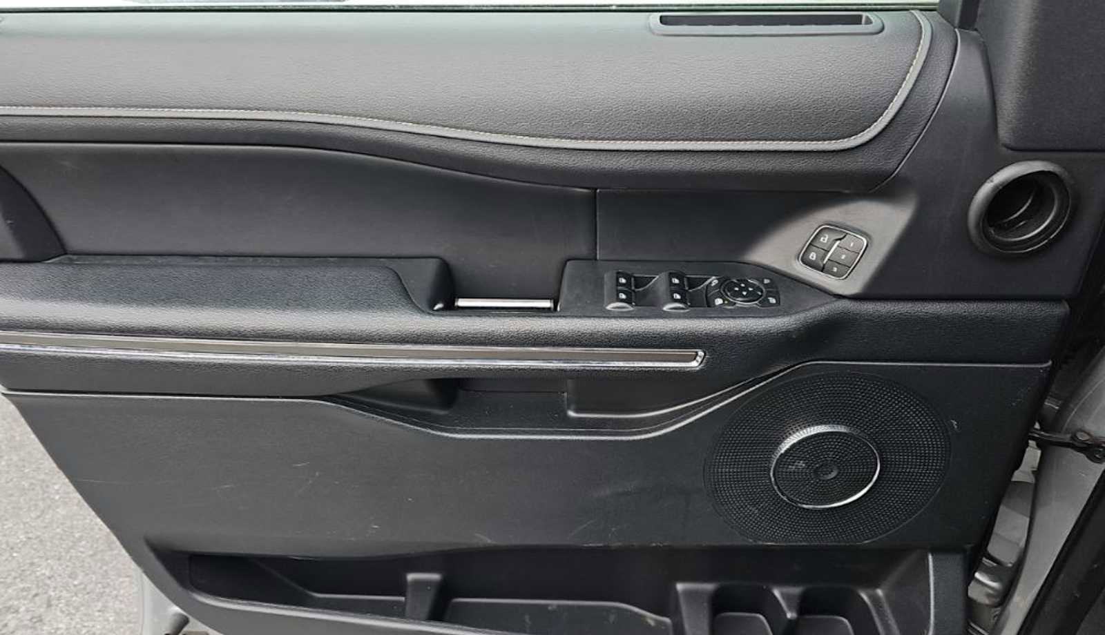 Used 2023 Ford Expedition Max XLT image 20