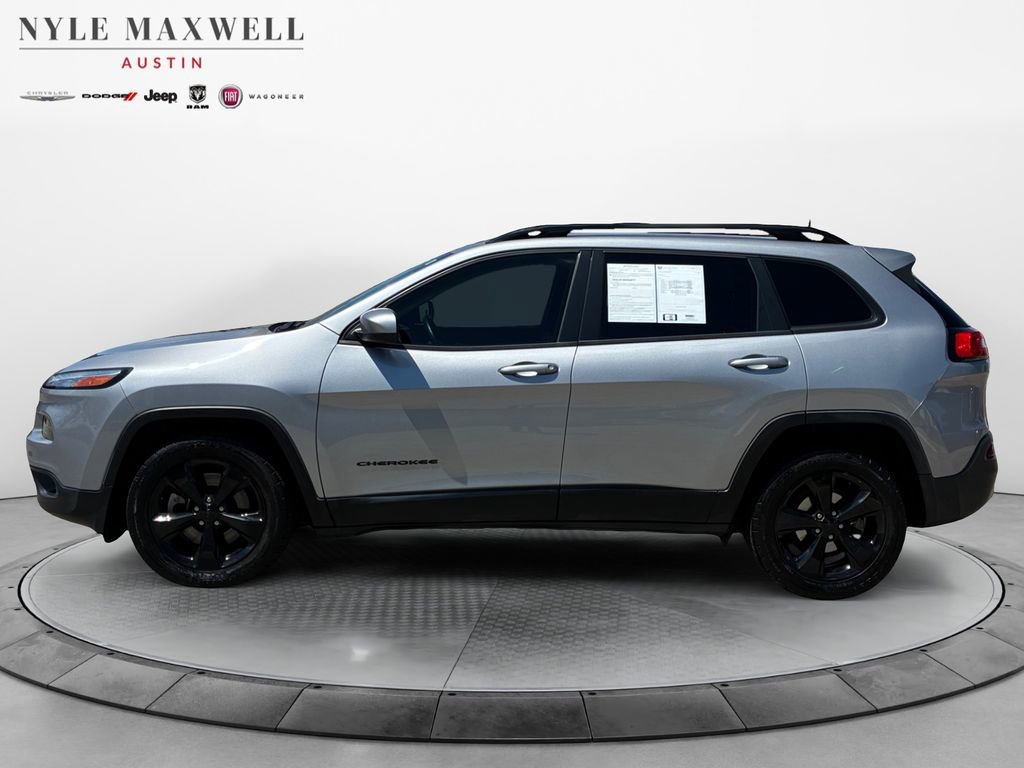 Used 2018 Jeep Cherokee Latitude w/ Altitude Package FWD image 13