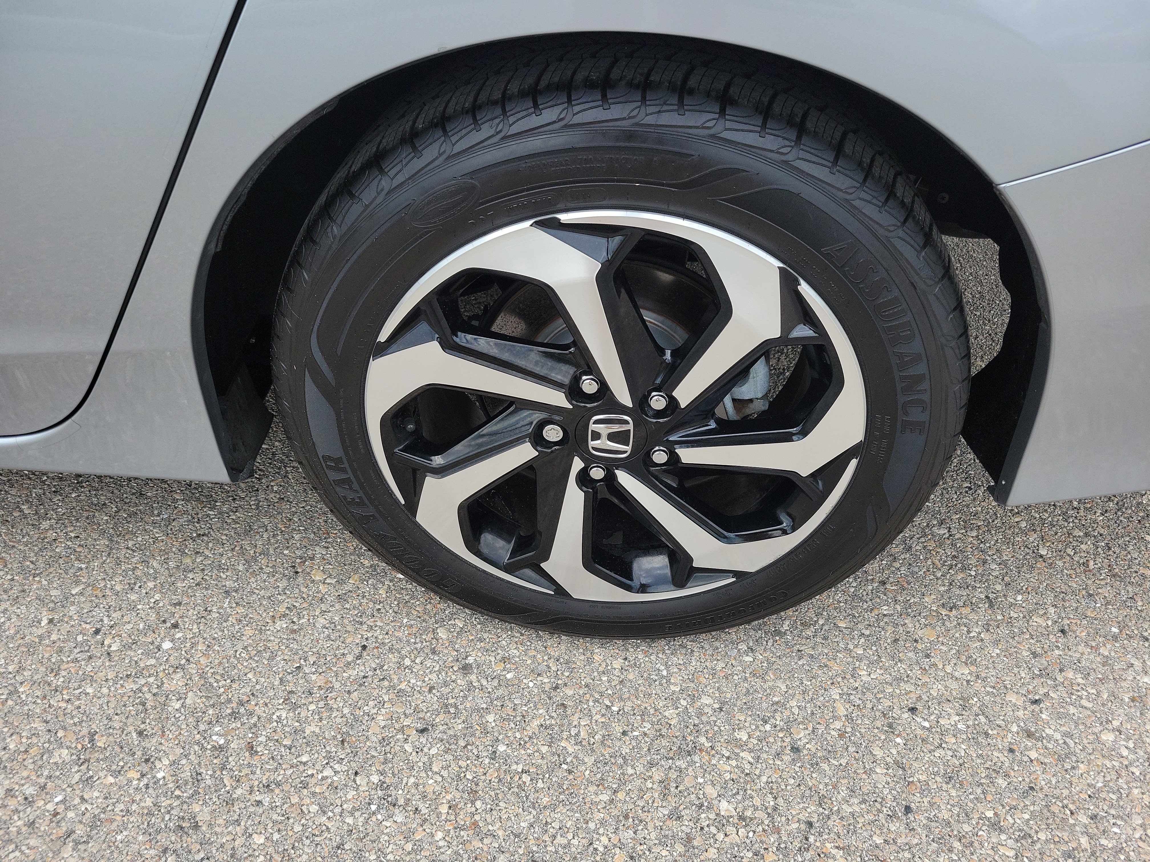 Used 2017 Honda Accord EX-L image 9