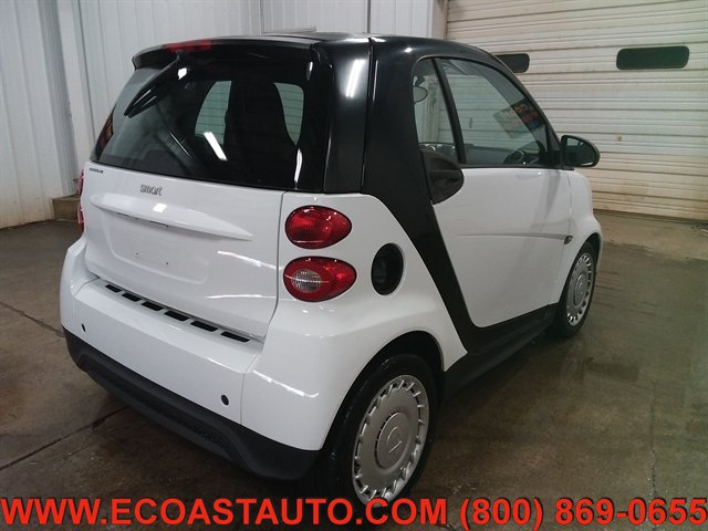 Used 2013 smart fortwo pure RWD image 2