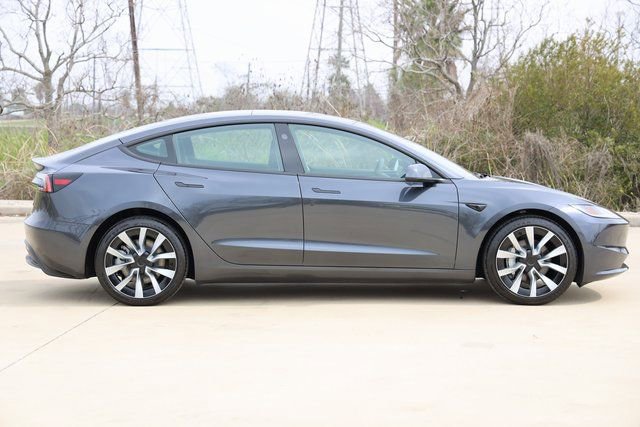 Used 2025 Tesla Model 3 Long Range image 4