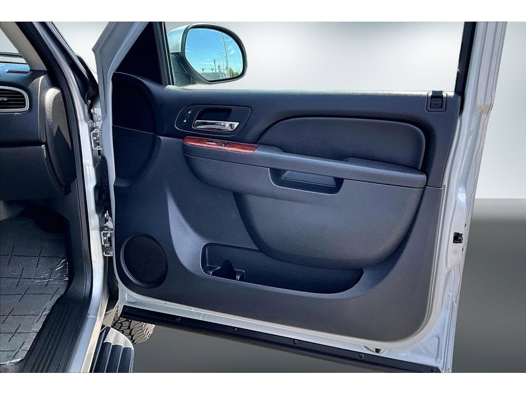 Used 2013 GMC Yukon XL SLT AWD/4WD image 24