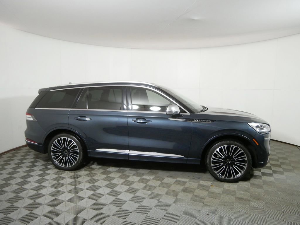 Used 2020 Lincoln Aviator Black Label video 2