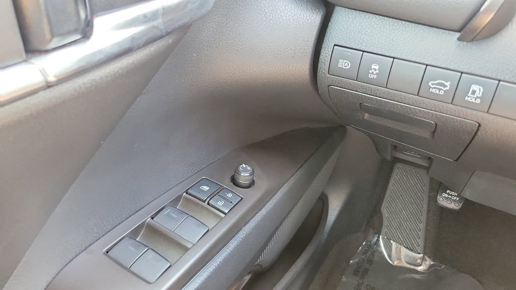 Certified 2022 Toyota Camry LE image 24