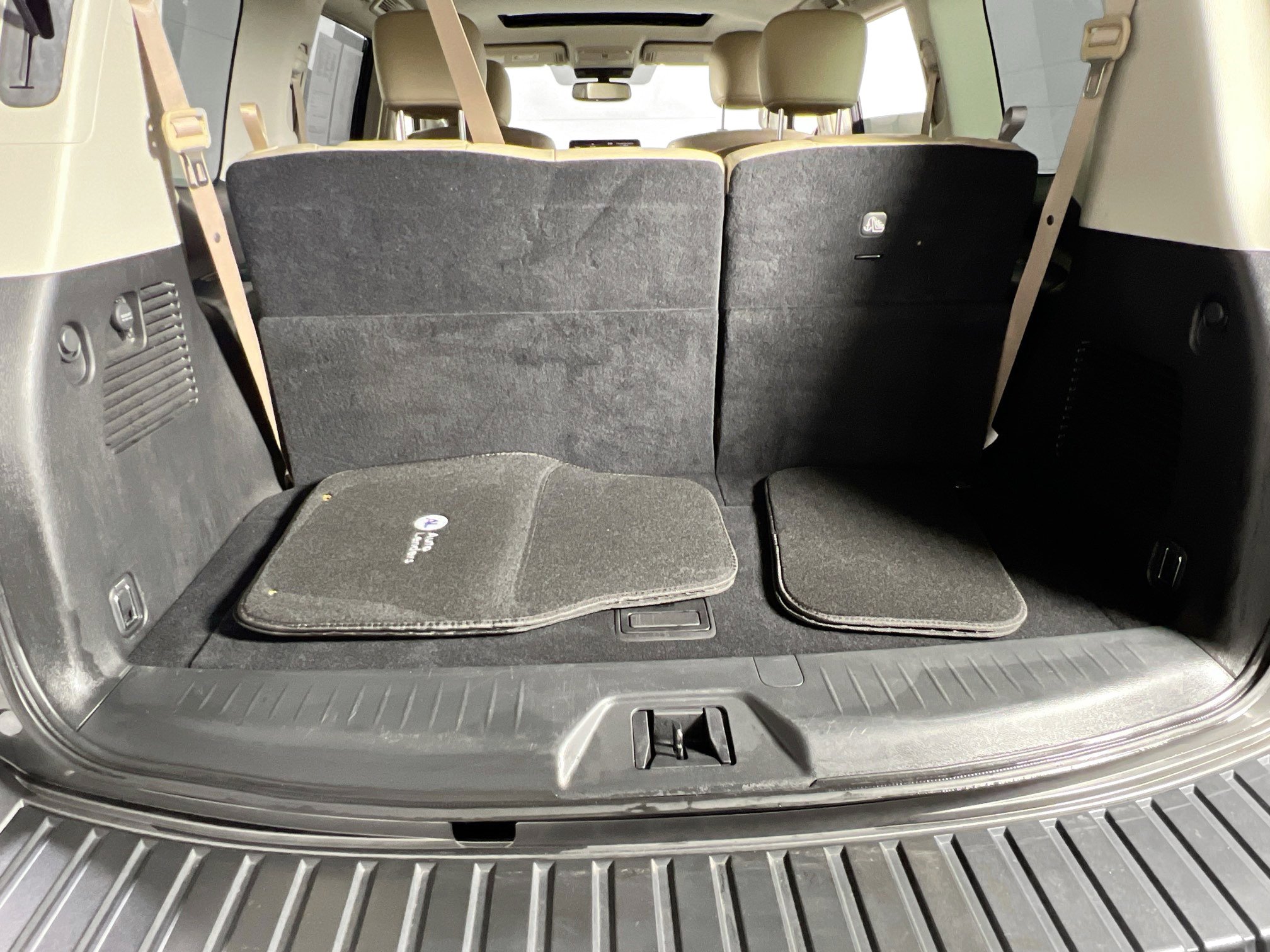 Used 2022 Nissan Armada SL w/ Captain's Chairs Package image 25