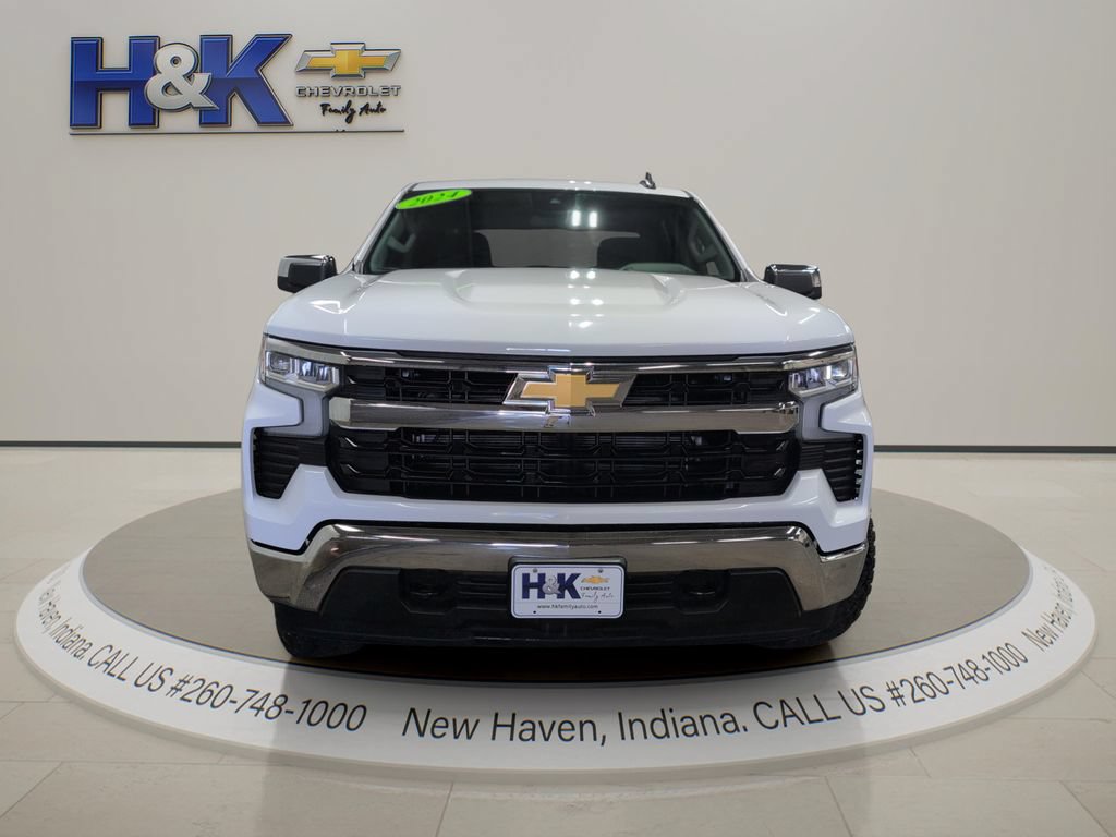 Used 2024 Chevrolet Silverado 1500 LT AWD/4WD image 2