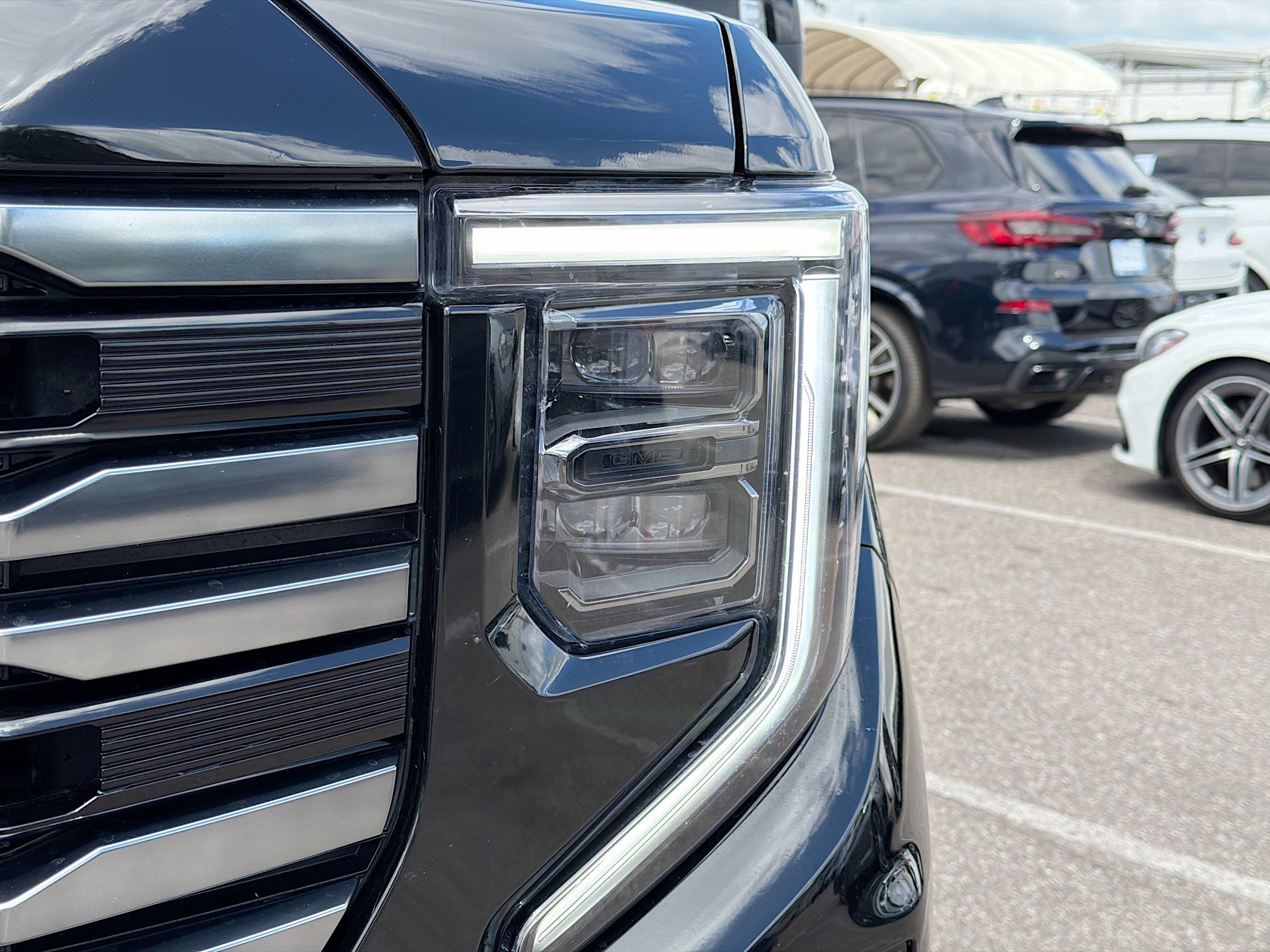 Used 2025 GMC Sierra 1500 AT4 w/ Technology Package image 9