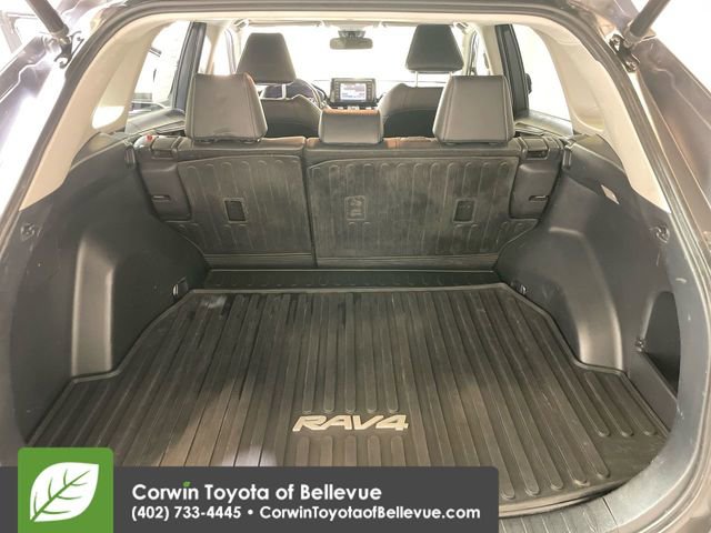 Used 2020 Toyota RAV4 XLE Premium image 17