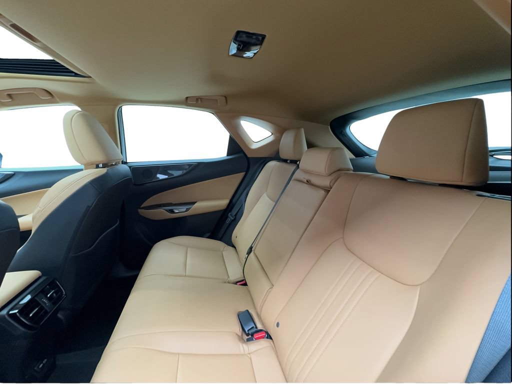 Used 2025 Lexus NX 250 FWD w/ Towing Package (2000 Lbs) image 26