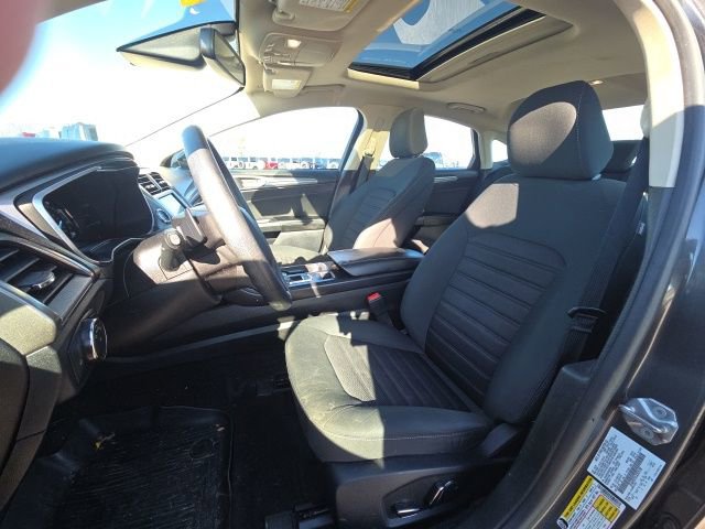 Used 2020 Ford Fusion SE image 24