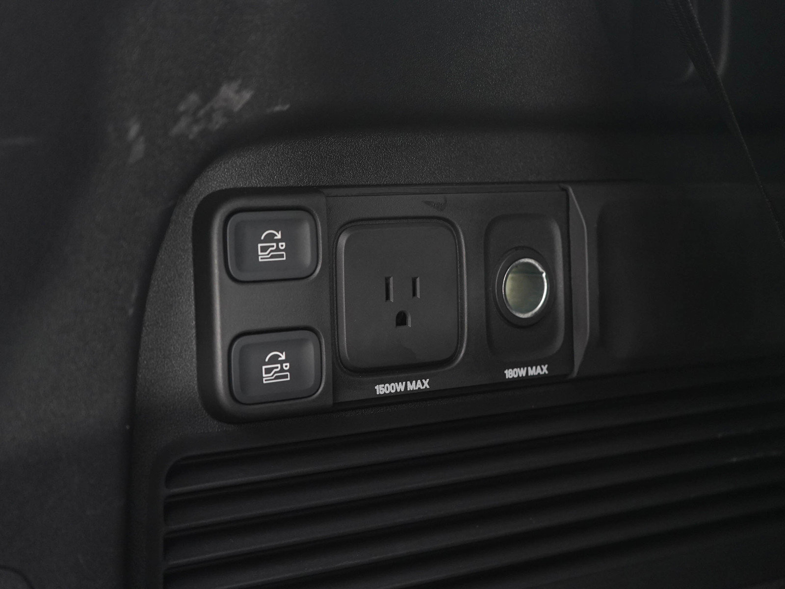 Used 2023 Rivian R1S Adventure Quad AWD/4WD image 22