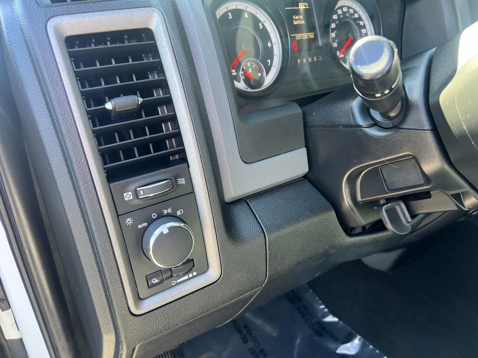 Used 2015 RAM 1500 ST w/ SXT Appearance Group AWD/4WD image 16