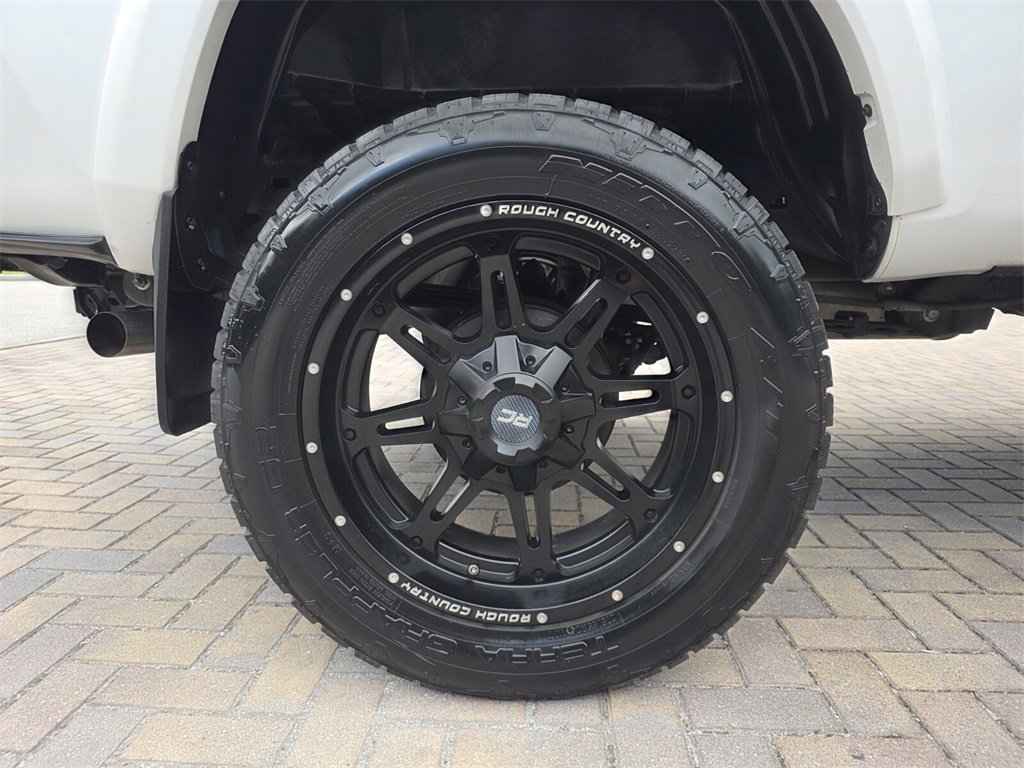 Used 2021 Toyota Tacoma TRD Sport w/ Technology Package image 19