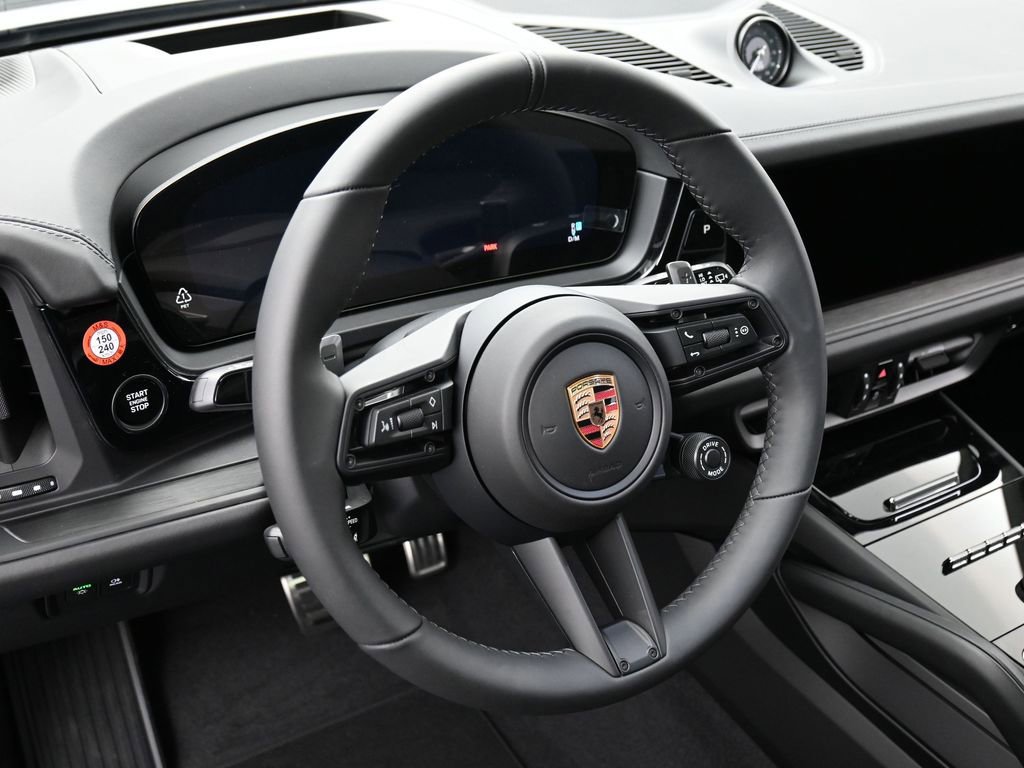 New 2026 Porsche Cayenne GTS image 14