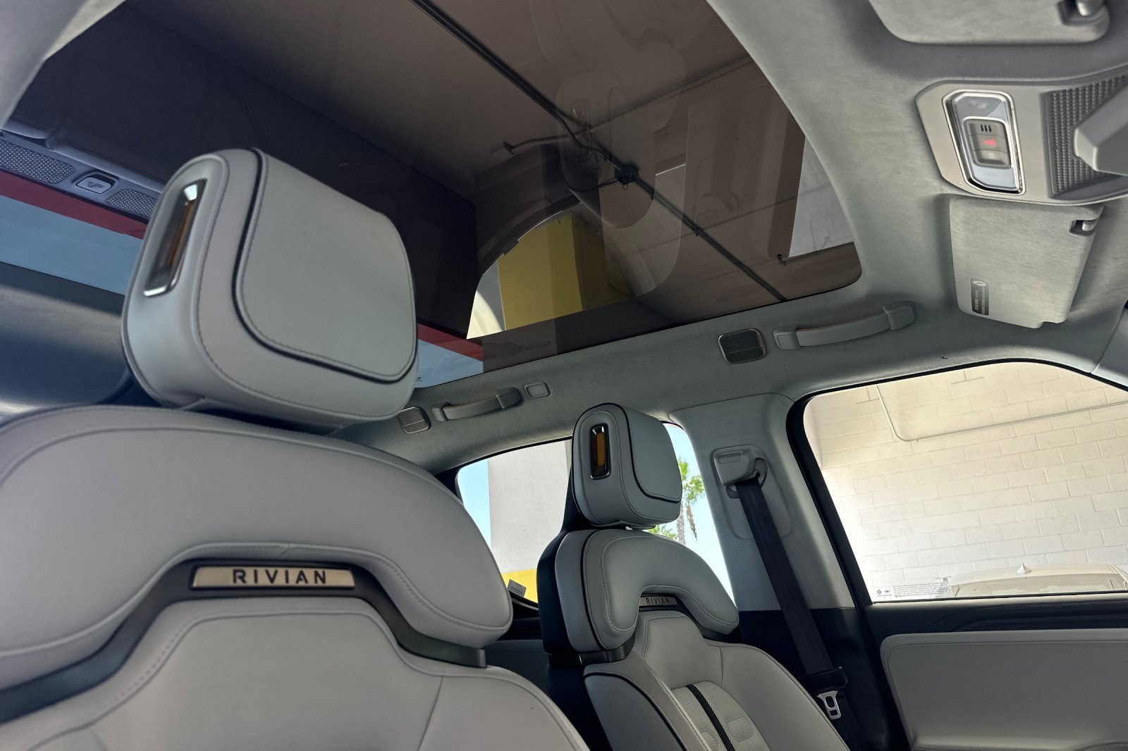 Used 2024 Rivian R1T Adventure Dual AWD/4WD image 15