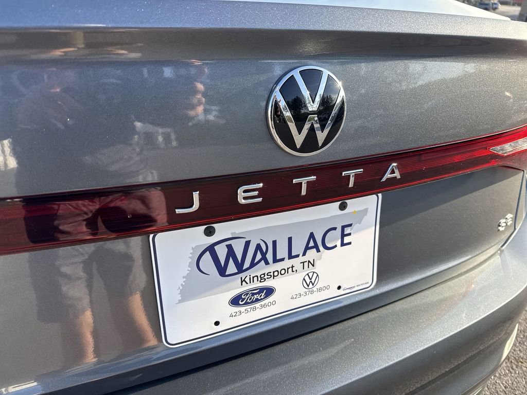 Used 2025 Volkswagen Jetta SE image 6