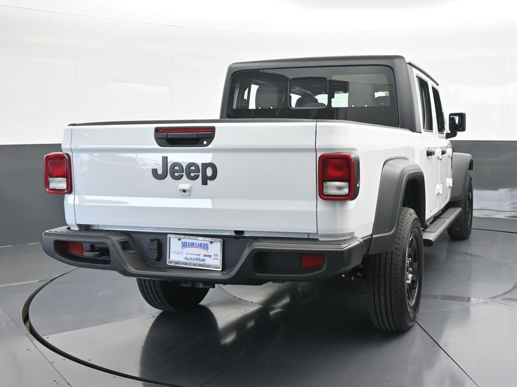 Used 2025 Jeep Gladiator Sport image 5