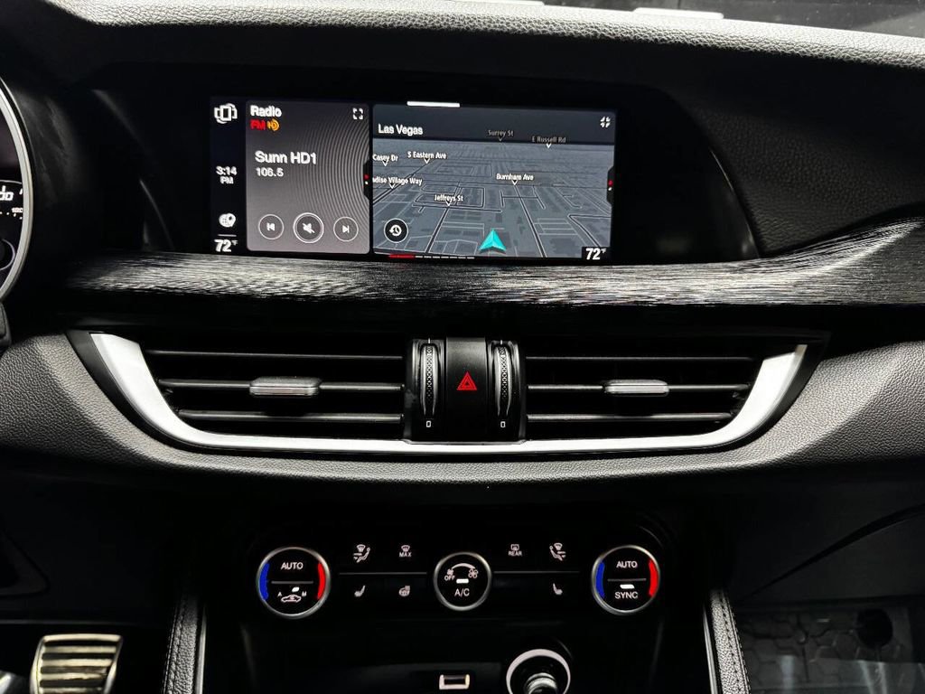 Used 2023 Alfa Romeo Stelvio Sprint image 24