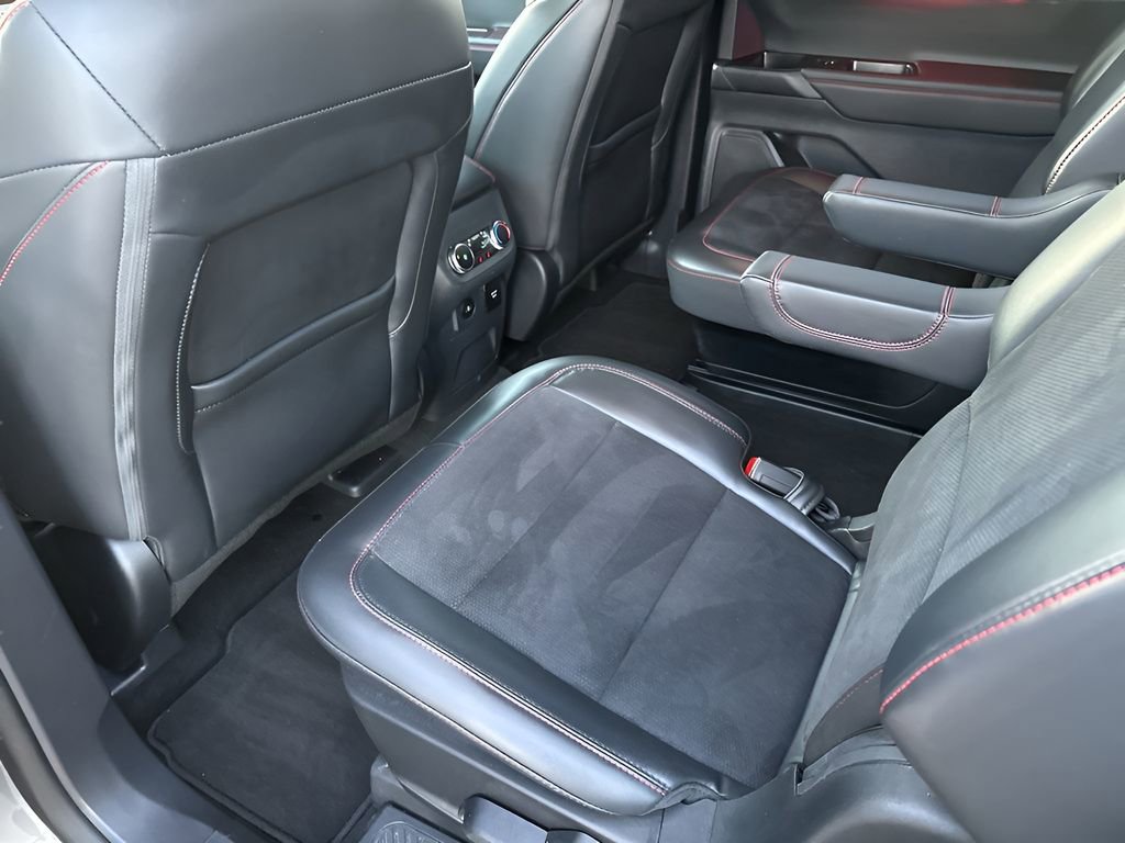 Used 2025 Ford Explorer ST image 20