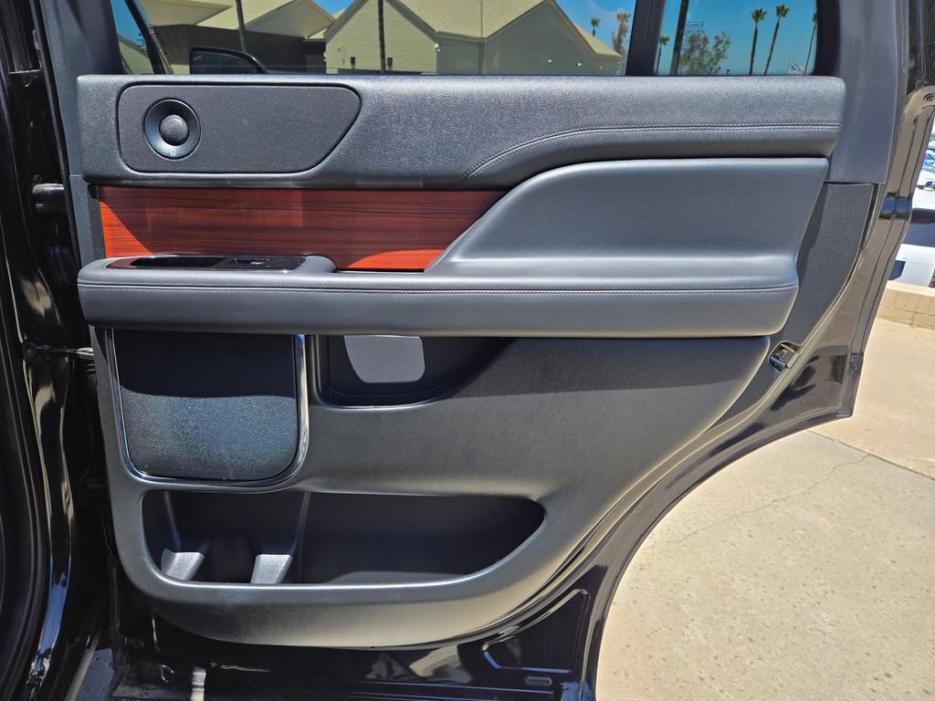 Used 2024 Lincoln Navigator Reserve AWD/4WD image 19
