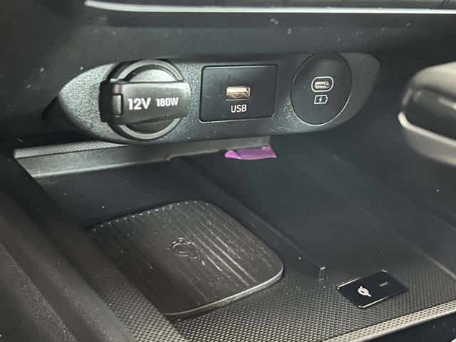 Used 2025 Hyundai Elantra Sport image 27