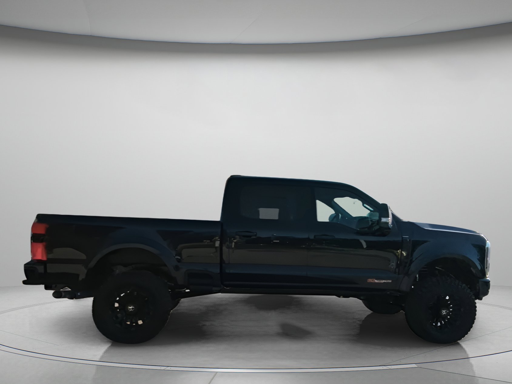 New 2026 Ford F250 Lariat w/ Black Appearance Package image 33