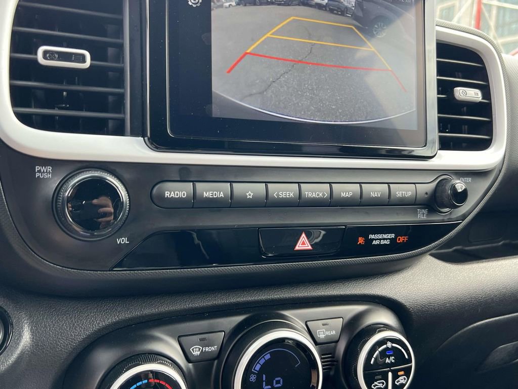 Certified 2023 Hyundai Venue Limited w/ Cargo Package image 29