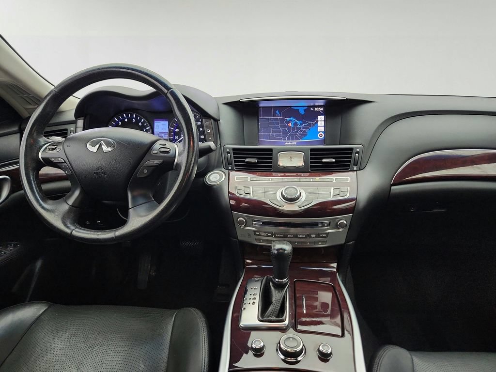 Used 2018 INFINITI Q70 Luxe w/ Proactive Package AWD/4WD image 23