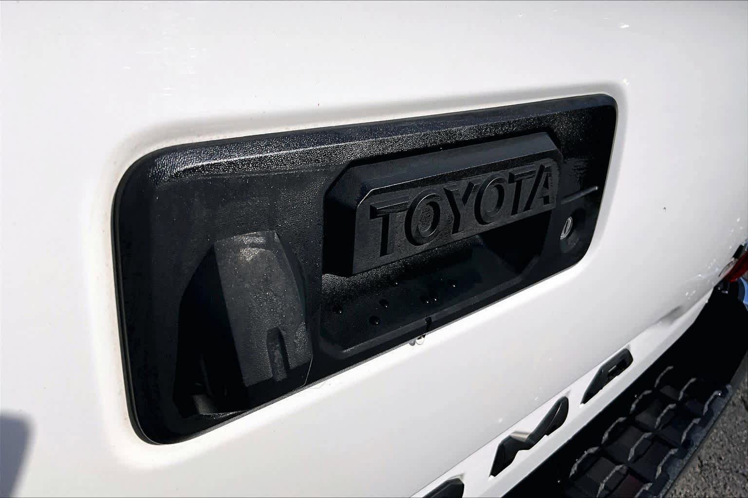 Used 2023 Toyota Tacoma SR5 AWD/4WD image 29