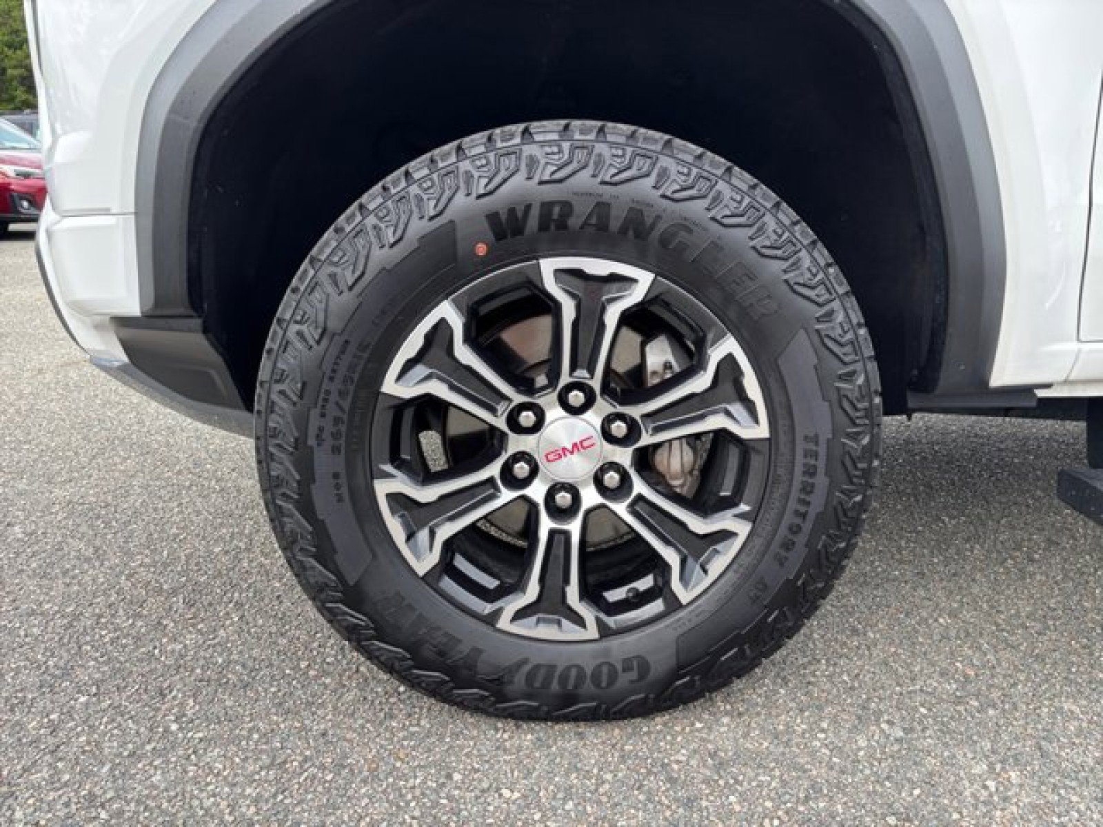 Used 2023 GMC Canyon AT4 w/ AT4 Premium Package image 9