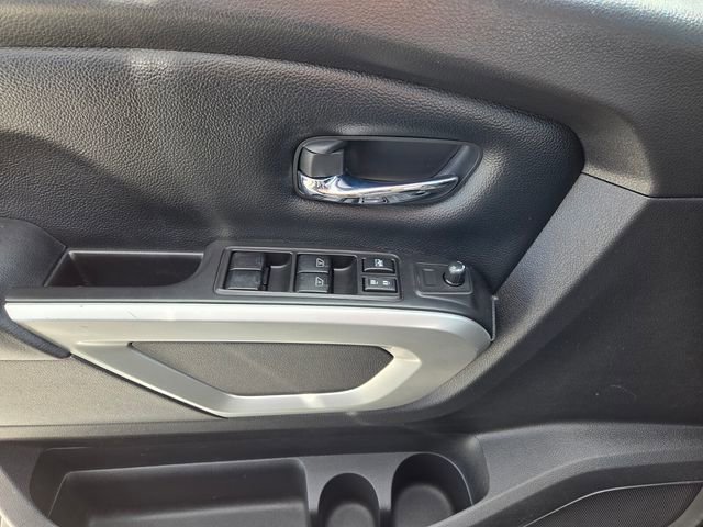 Used 2021 Nissan Titan SV w/ SV Convenience Package image 22