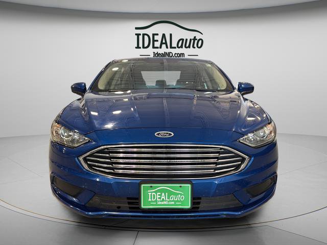 Used 2017 Ford Fusion SE FWD image 2