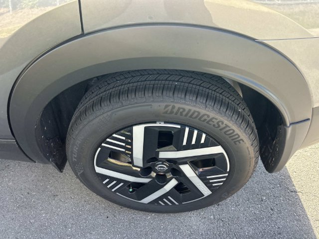 Used 2026 Nissan Kicks SV w/ Cold Weather Package FWD image 10