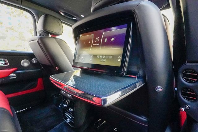 Used 2023 Rolls-Royce Cullinan Black Badge w/ Driver's Package image 96