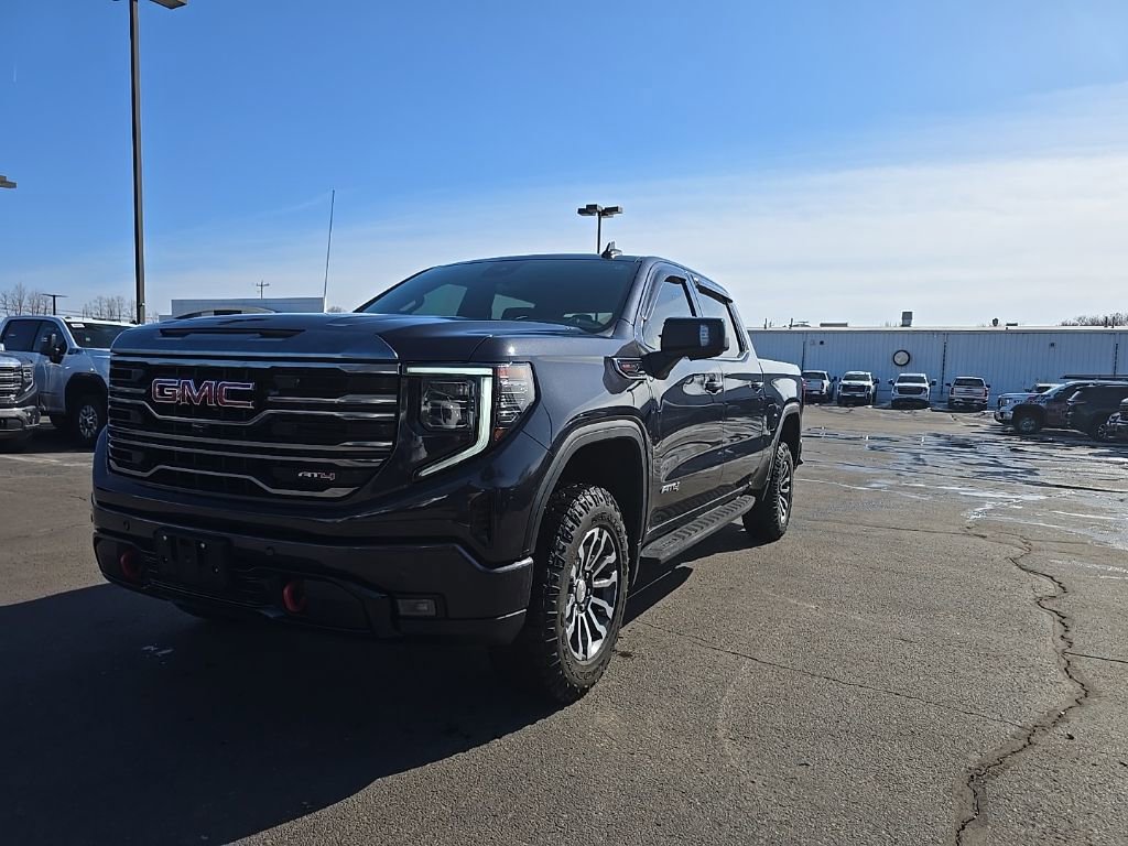 Used 2022 GMC Sierra 1500 AT4 w/ AT4 Premium Package image 2