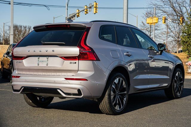 New 2026 Volvo XC60 B5 Plus w/ Climate Package image 5