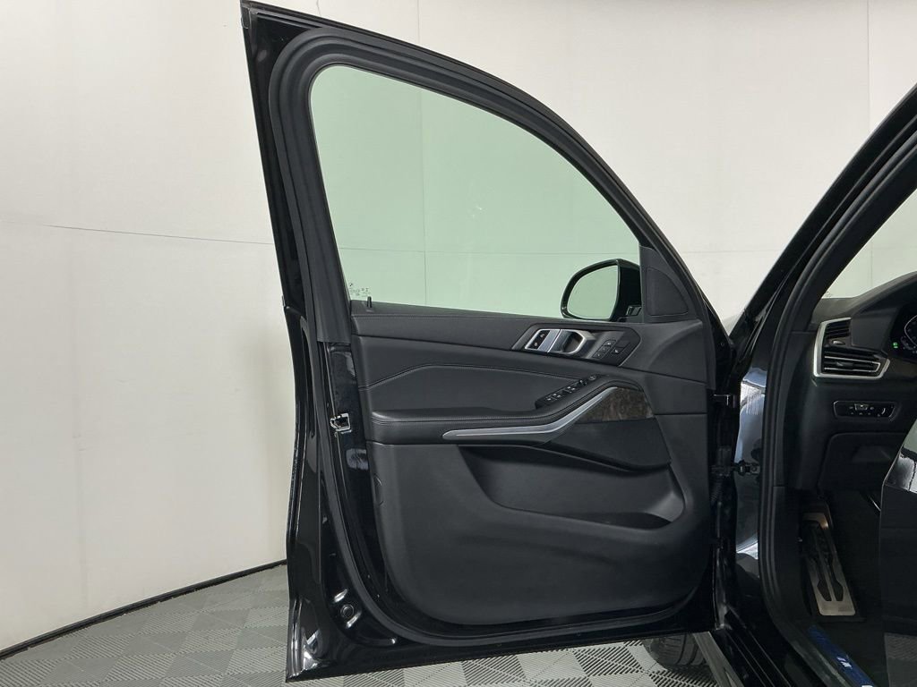Certified 2022 BMW X5 sDrive40i w/ M Sport Package image 19