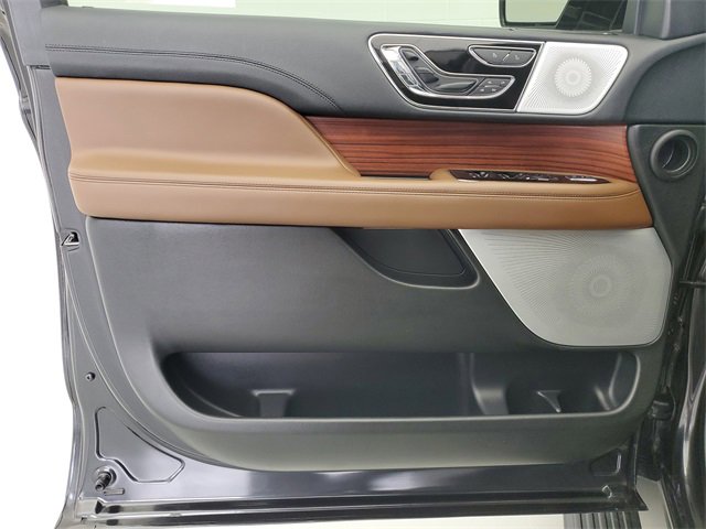 Used 2023 Lincoln Navigator Reserve image 21