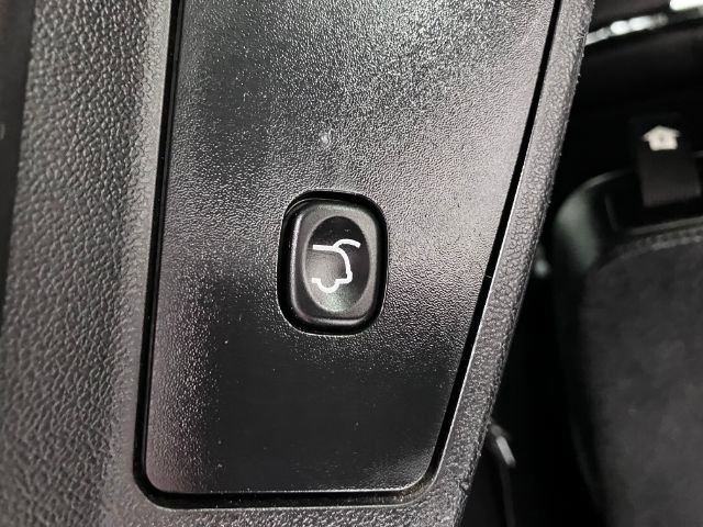 Used 2018 Dodge Grand Caravan GT image 32