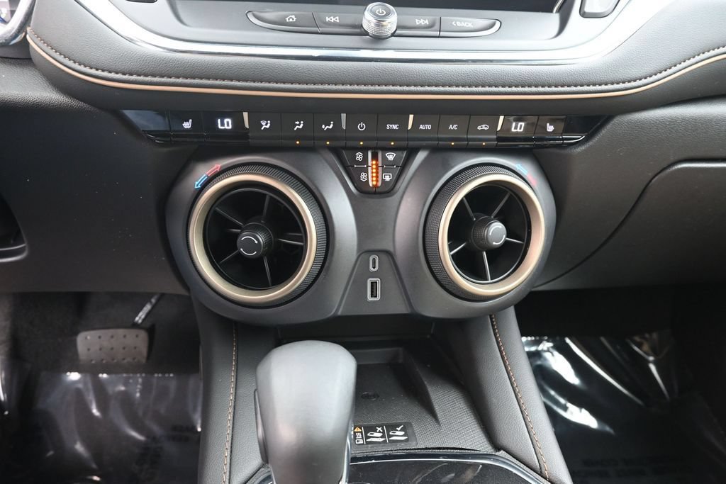 Used 2024 Chevrolet Blazer Premier w/ Driver Confidence II Package FWD image 13