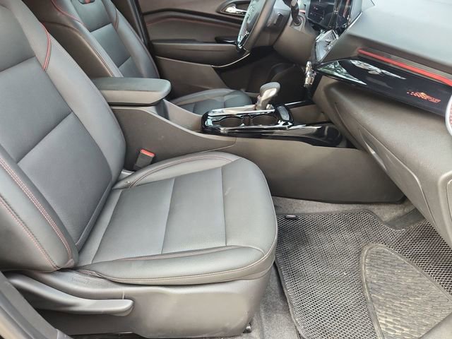 Used 2025 Chevrolet Trax RS w/ Driver Confidence Package FWD image 25