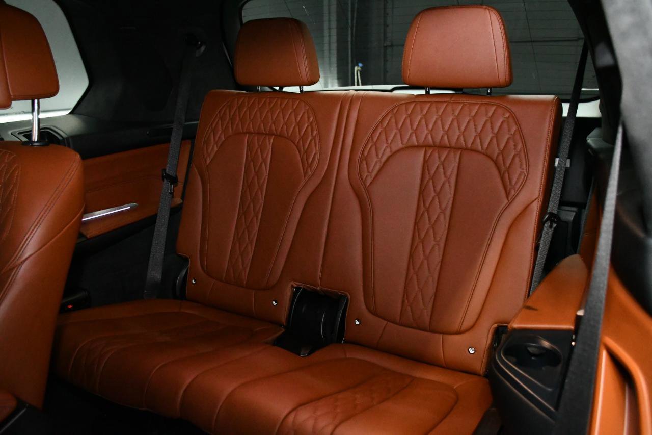 Used 2022 BMW X7 M50i w/ Executive Package image 42